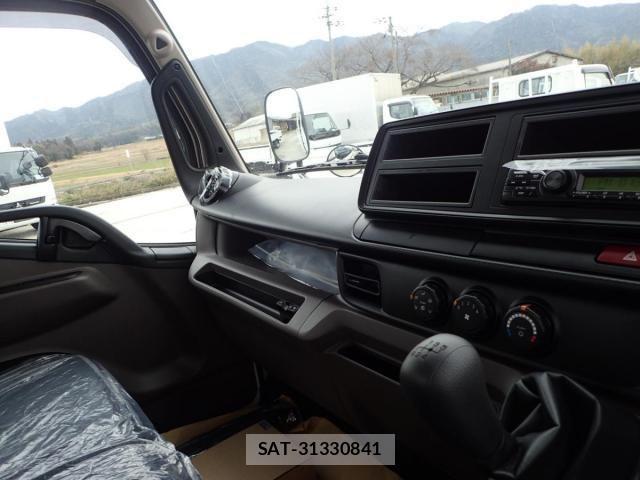 Mitsubishi CANTER 2025-12 4588428-12