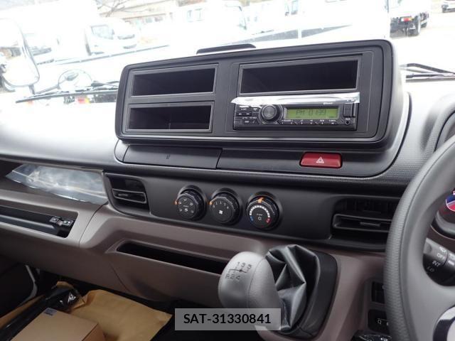 Mitsubishi CANTER 2025-12 4588428-13