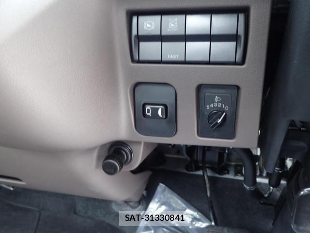 Mitsubishi CANTER 2025-12 4588428-20