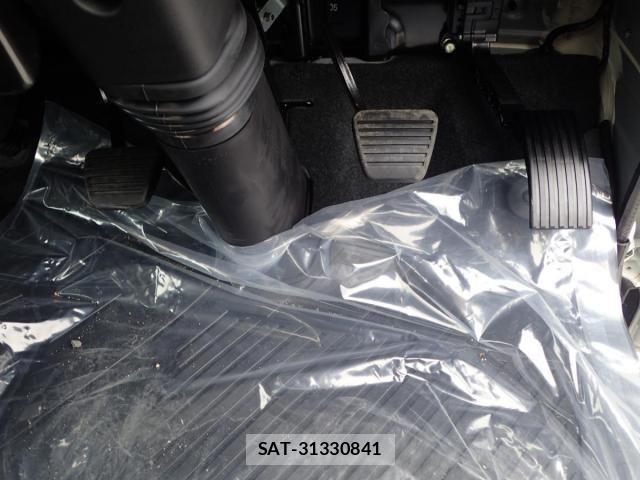 Mitsubishi CANTER 2025-12 4588428-21