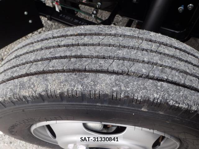 Mitsubishi CANTER 2025-12 4588428-24