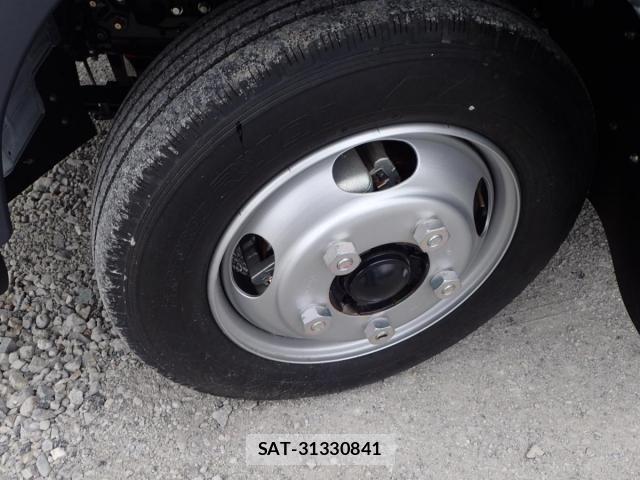 Mitsubishi CANTER 2025-12 4588428-25