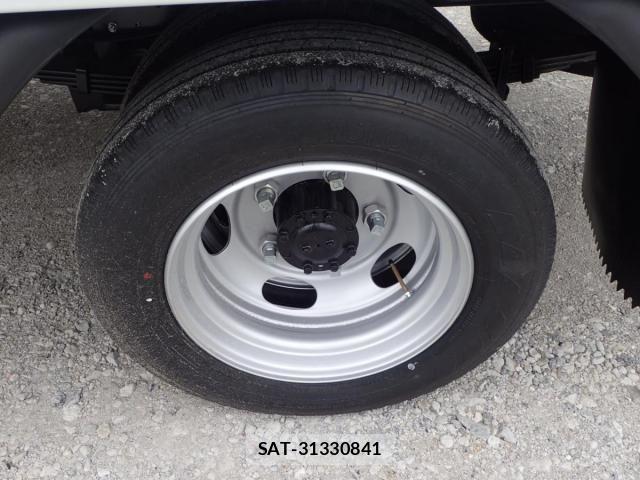 Mitsubishi CANTER 2025-12 4588428-26