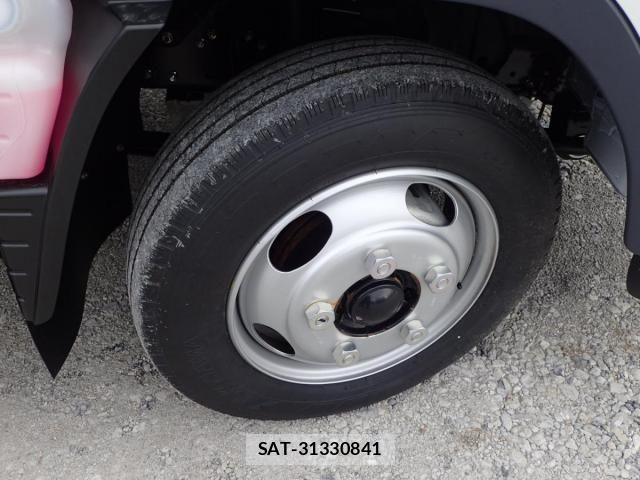 Mitsubishi CANTER 2025-12 4588428-28