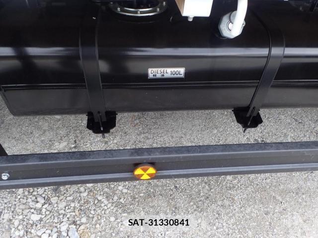 Mitsubishi CANTER 2025-12 4588428-7