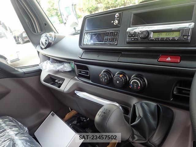 Mitsubishi CANTER 2025-12 4588414-11