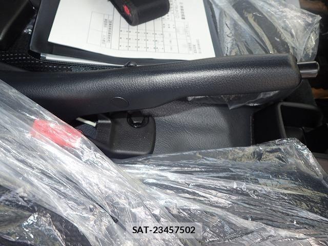 Mitsubishi CANTER 2025-12 4588414-14