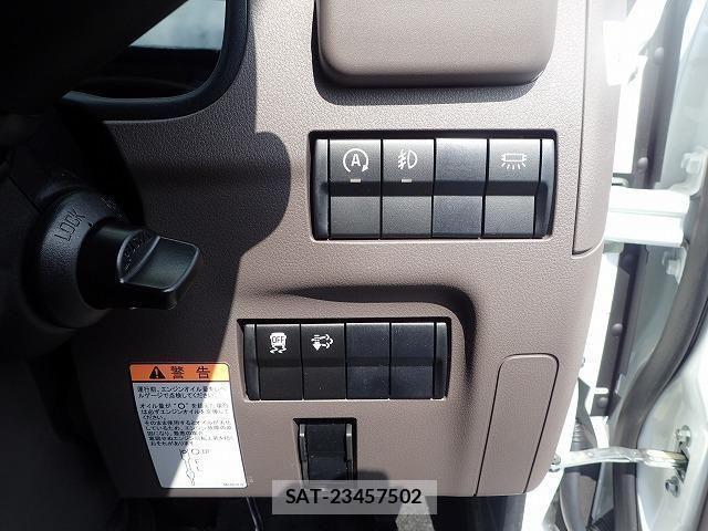 Mitsubishi CANTER 2025-12 4588414-17