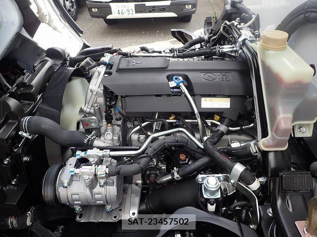 Mitsubishi CANTER 2025-12 4588414-24