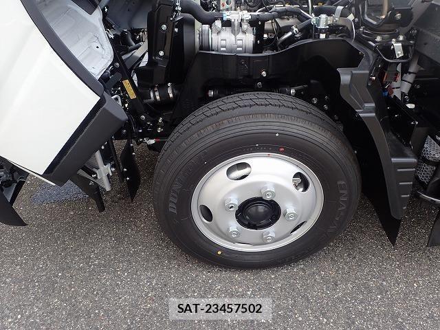 Mitsubishi CANTER 2025-12 4588414-27