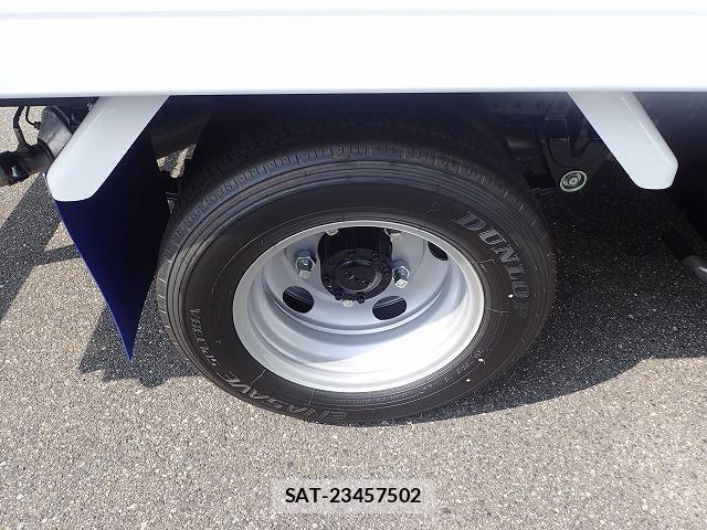 Mitsubishi CANTER 2025-12 4588414-29
