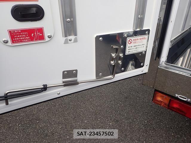Mitsubishi CANTER 2025-12 4588414-5