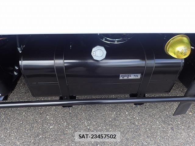 Mitsubishi CANTER 2025-12 4588414-6