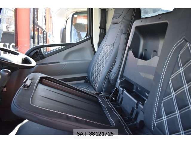 Mitsubishi CANTER 2017-11 4751737-10