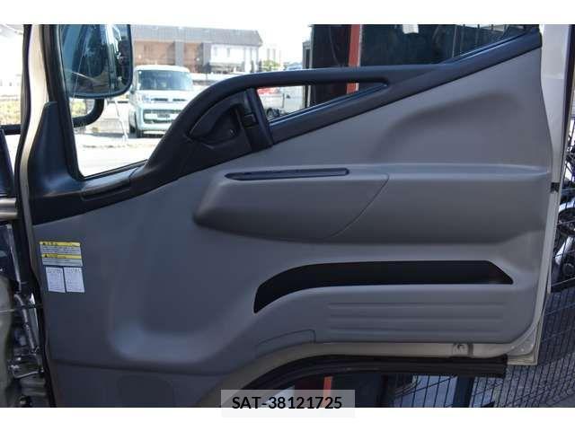 Mitsubishi CANTER 2017-11 4751737-11