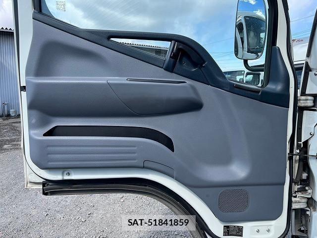Mitsubishi CANTER 2016-01 4751740-23