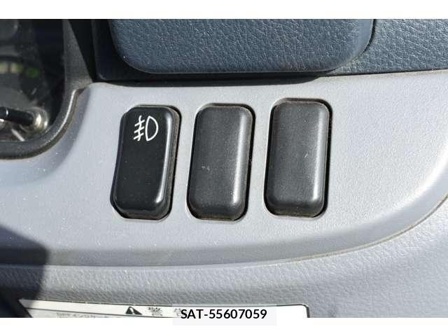 Mitsubishi CANTER 2015-10 4751742-12