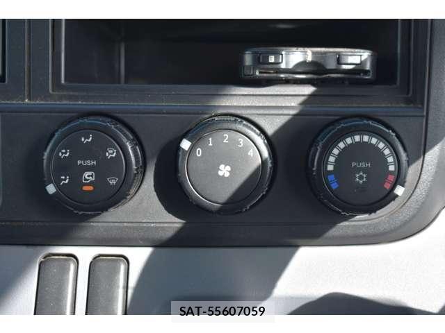 Mitsubishi CANTER 2015-10 4751742-16