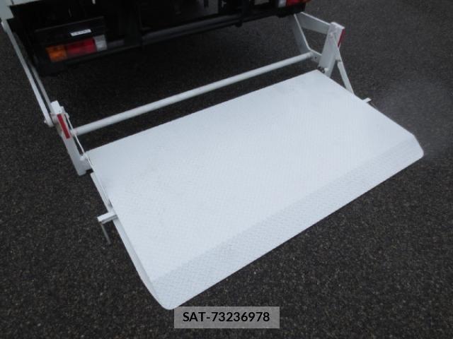 Mitsubishi CANTER 2015-09 4751728-10