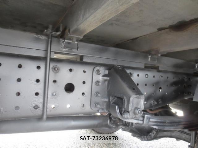 Mitsubishi CANTER 2015-09 4751728-11