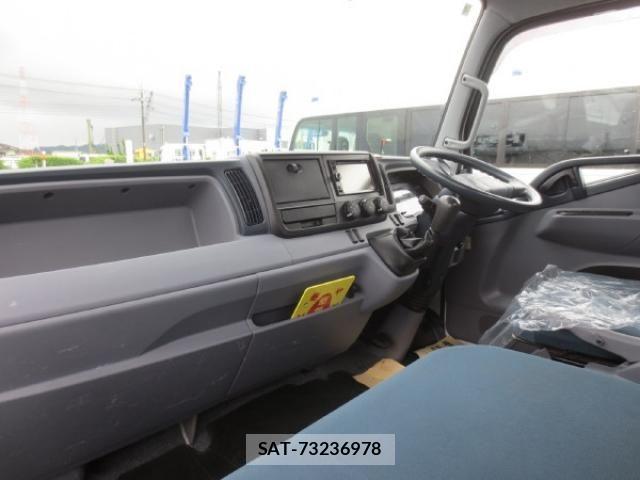 Mitsubishi CANTER 2015-09 4751728-13