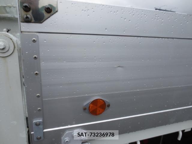Mitsubishi CANTER 2015-09 4751728-17
