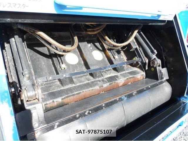 Mitsubishi CANTER 2015-04 4932662-9