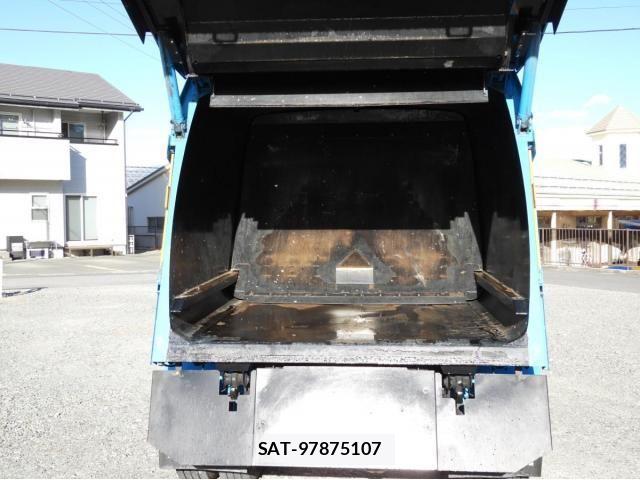 Mitsubishi CANTER 2015-04 4932662-13