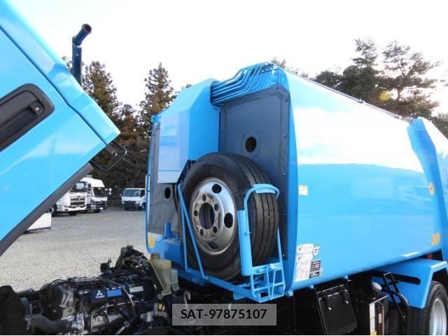 Mitsubishi CANTER 2015-04 4932662-18