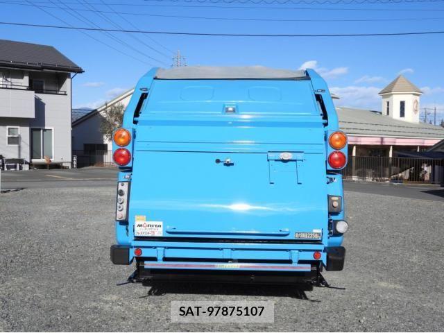 Mitsubishi CANTER 2015-04 4932662-4