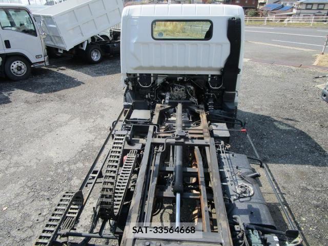 Mitsubishi CANTER 2016-10 4932640-12