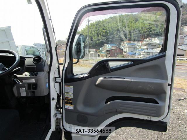 Mitsubishi CANTER 2016-10 4932640-17