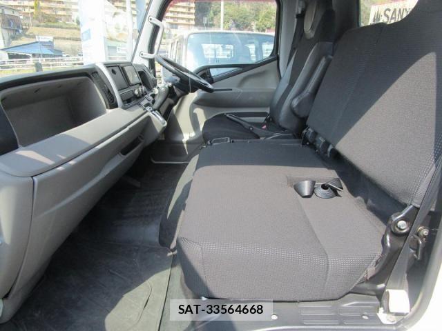 Mitsubishi CANTER 2016-10 4932640-21