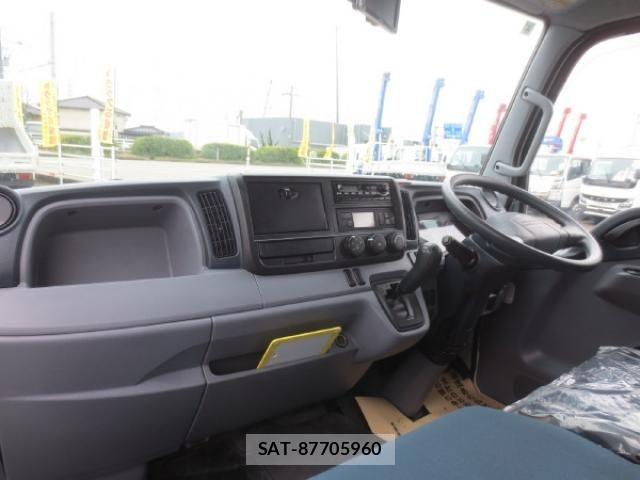 Mitsubishi CANTER 2013-05 4932816-18