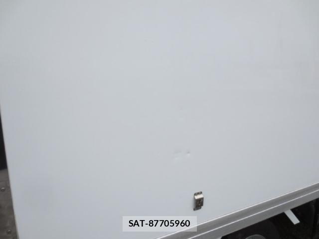 Mitsubishi CANTER 2013-05 4932816-21