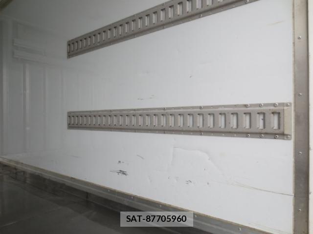 Mitsubishi CANTER 2013-05 4932816-25