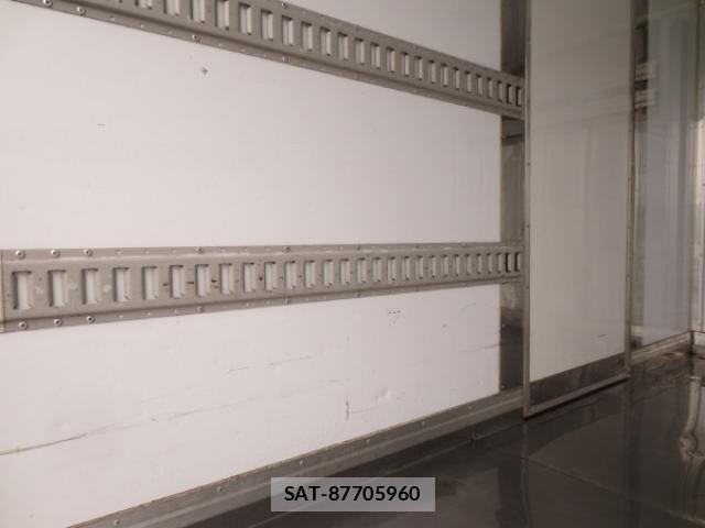 Mitsubishi CANTER 2013-05 4932816-26