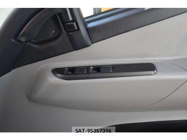 Mitsubishi CANTER 2019-07 4932822-9