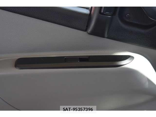 Mitsubishi CANTER 2019-07 4932822-11