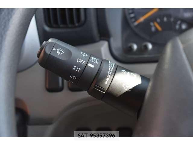 Mitsubishi CANTER 2019-07 4932822-13