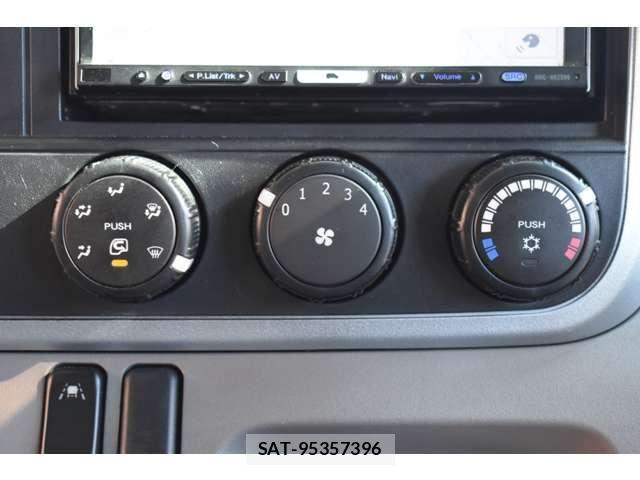 Mitsubishi CANTER 2019-07 4932822-22