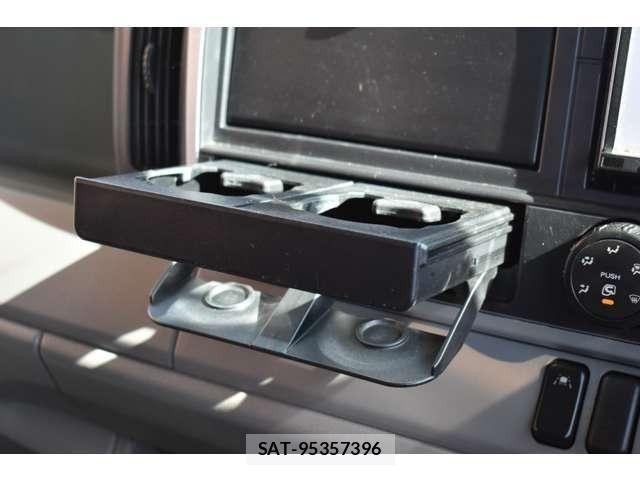 Mitsubishi CANTER 2019-07 4932822-23