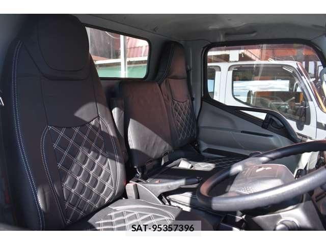 Mitsubishi CANTER 2019-07 4932822-27