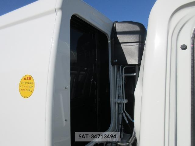 Mitsubishi CANTER 2025-09 4932511-19