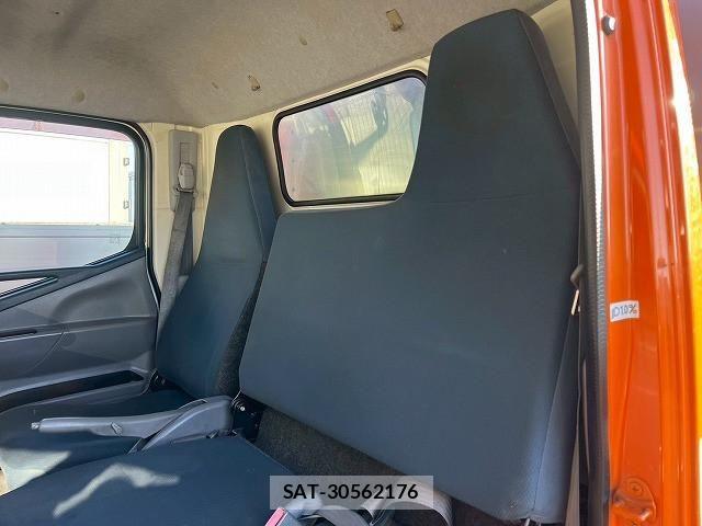Mitsubishi CANTER 2012-12 4932891-23