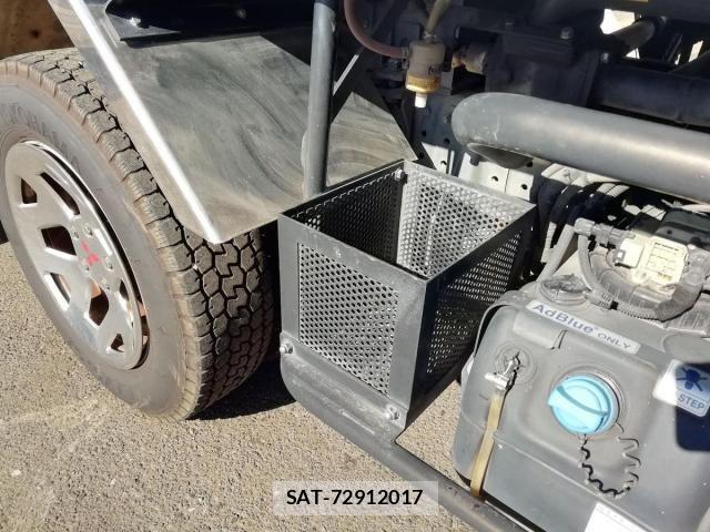 Mitsubishi CANTER 2017-04 4932693-11