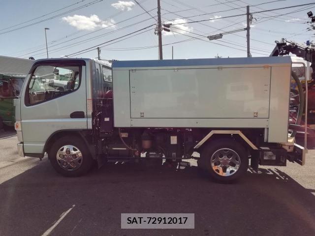 Mitsubishi CANTER 2017-04 4932693-7