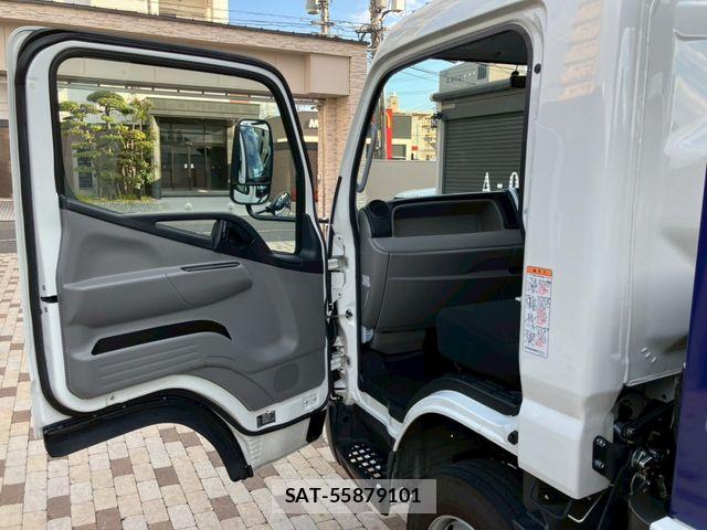 Mitsubishi CANTER 2024-08 4932564-13