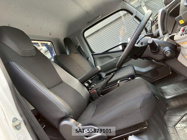 Mitsubishi CANTER 2024-08 4932564-23