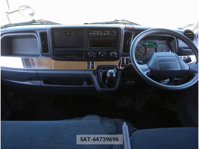 Mitsubishi CANTER 2015-02 4932832-19